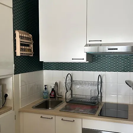1 Front De Avec Balcon Et Parking A St Hilaire De Riez - Fr-1-652-38 *