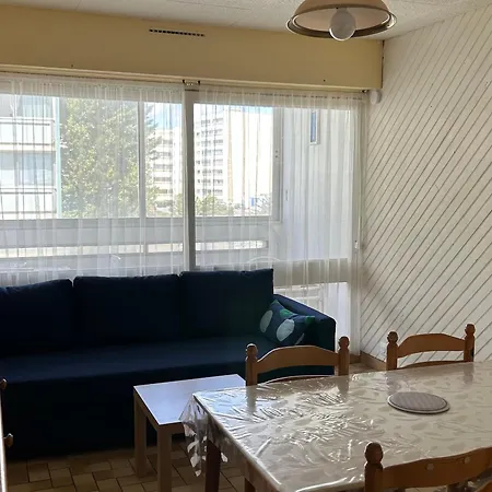 1 Front De Avec Balcon Et Parking A St Hilaire De Riez - Fr-1-652-38