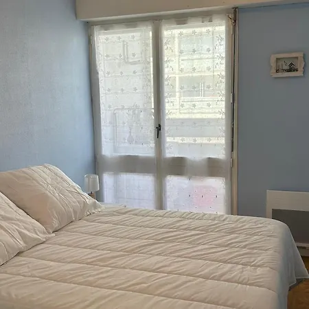 1 Front De Avec Balcon Et Parking A St Hilaire De Riez - Fr-1-652-38 Appartement *